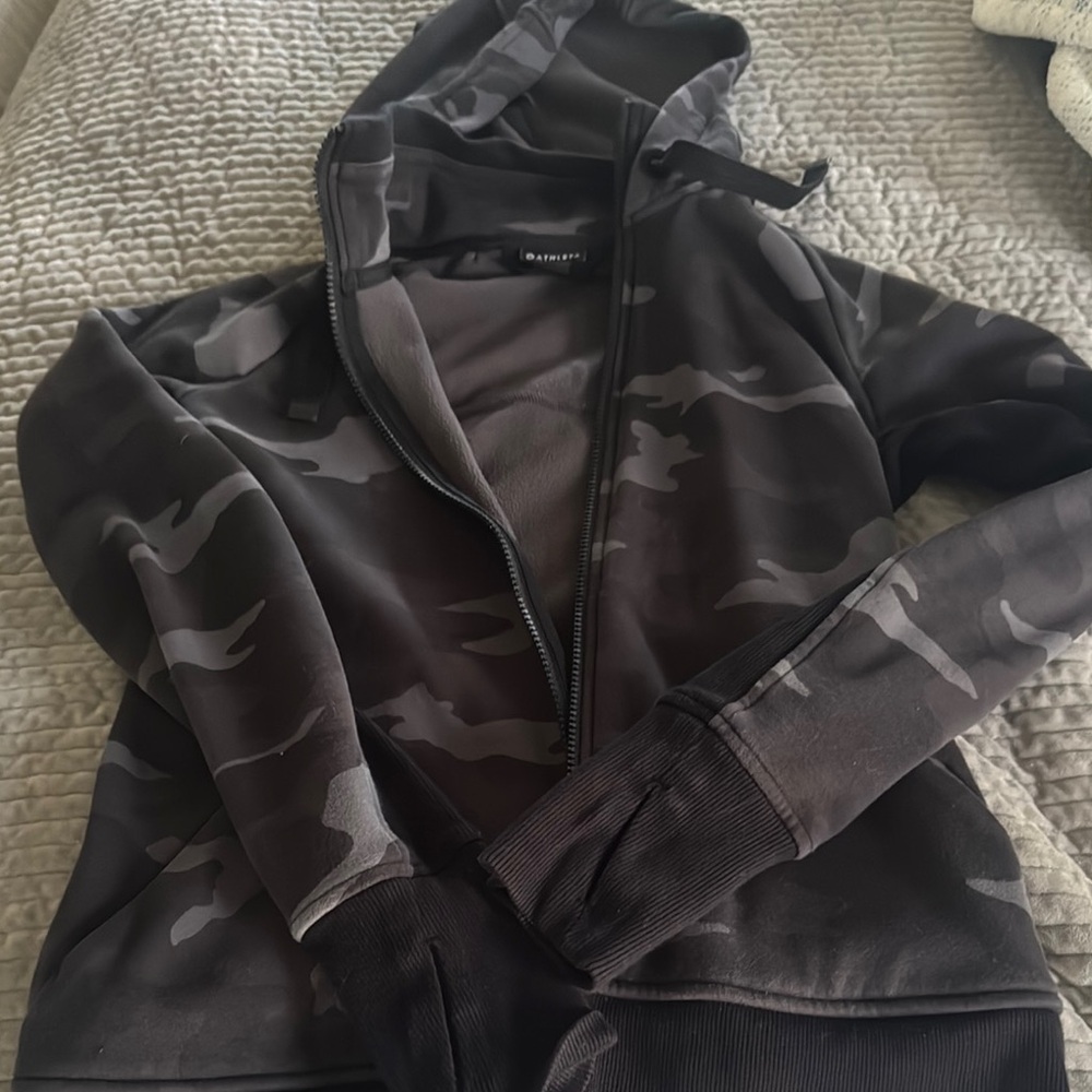 Black Camo Zip-Up Hoodie-Size Small